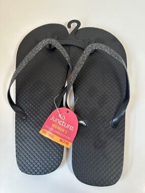 Juncture black flip flops size medium 7/8